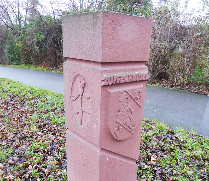 1988: Stiftung einer Stele an Zuffenhausen von Thomas Schäfer